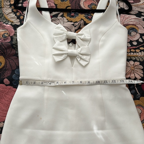 Rebecca Vallance
Bridal Phoebe Bow Minidress - Picture 14 of 16